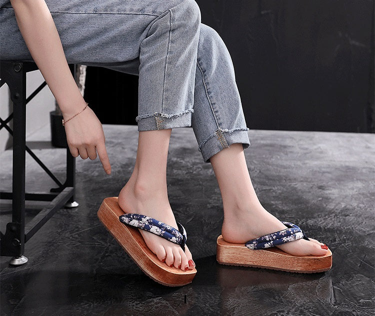 Kimono Wooden Platform Sandals [Blue Flower]